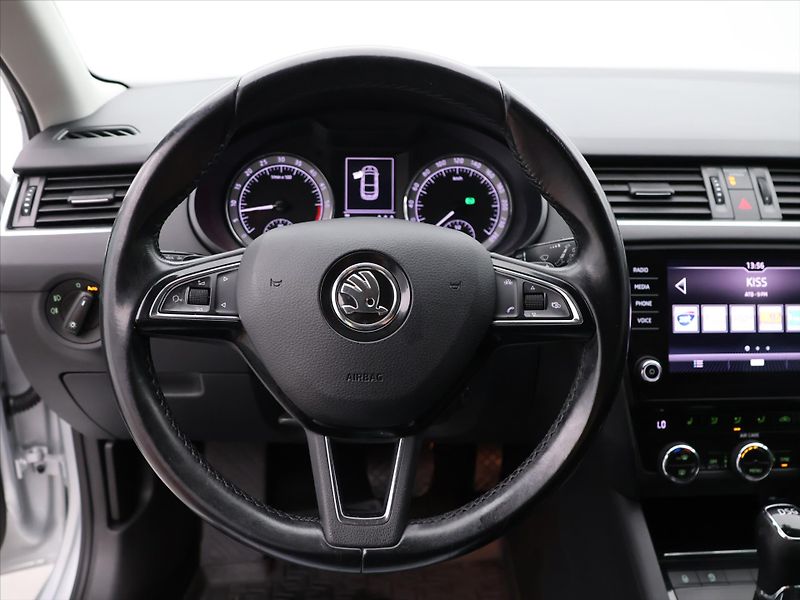 Škoda Octavia 1,6 TDI 85kW DSG CZ Style DPH - fotka 17 z 37