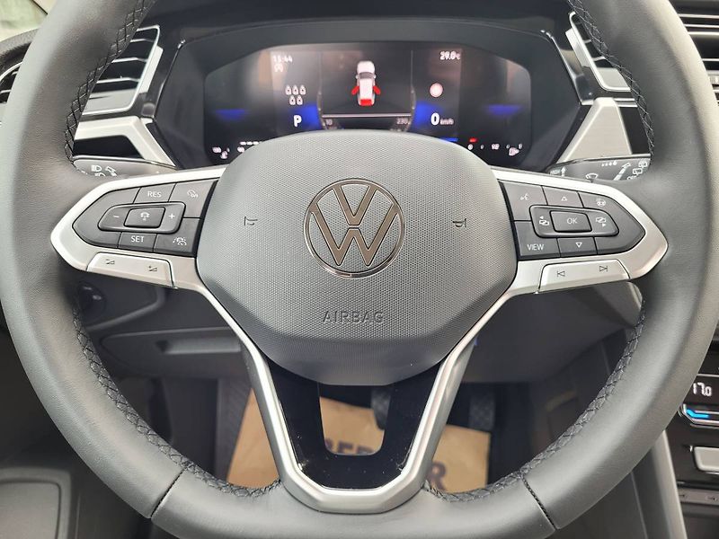 Volkswagen Touran 1.5 TSI DSG R-Line 7míst TAŽNÉ - fotka 16 z 50