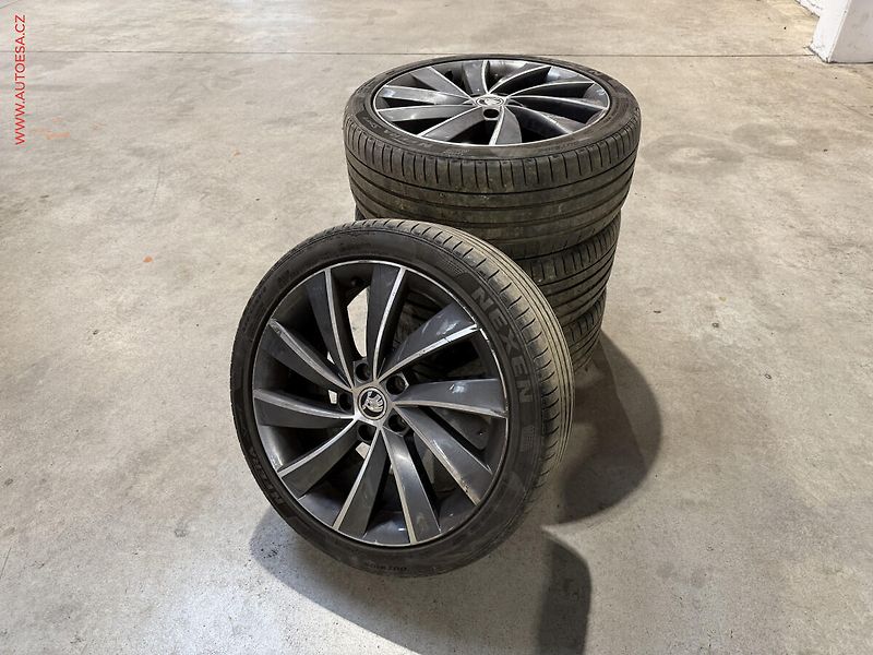 Škoda Octavia (2016) 2.0 TDi, ČR, L&K, DSG, +ALU - fotka 26 z 26