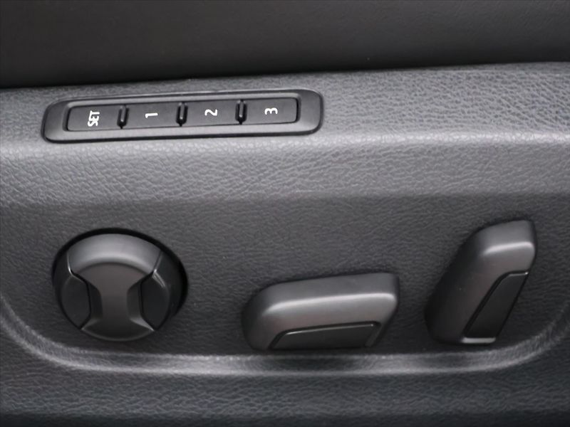 Škoda Superb 2,0 TDI 140kW DSG Sportline - fotka 16 z 36