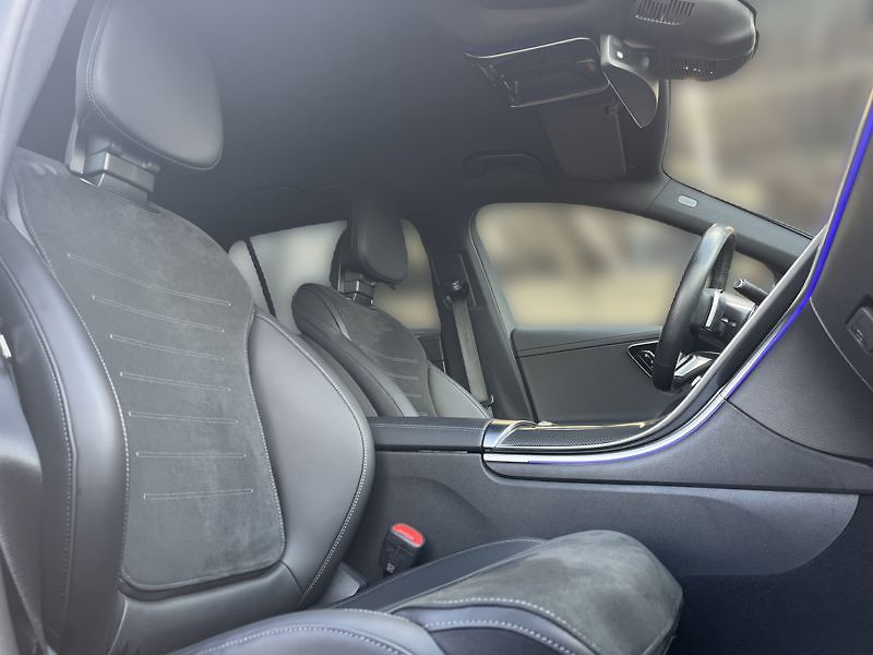 Mercedes-Benz Třídy C 220d 4MATIC AMG Style Edition - fotka 16 z 18