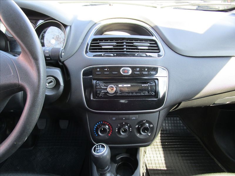 Fiat Punto 1.4 i, CNG, klima - fotka 9 z 36