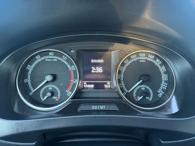 Škoda Rapid (2018) 1,0 TSI 70 KW NOVÉ BRZDY STK - fotka 20 z 42