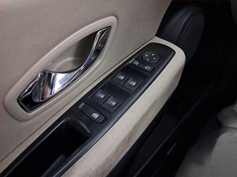 Renault Mégane (2012) 1.5 dCi, po STK, Tažné - fotka 15 z 16