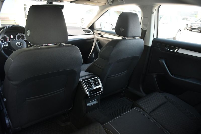 Škoda Superb 1.5TSi 110kW MT CARPLAY  - fotka 19 z 51