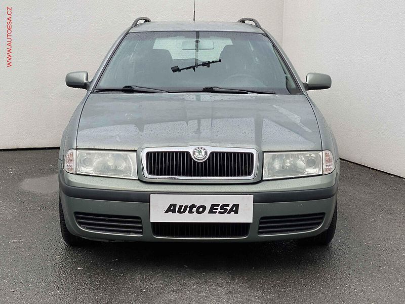 Škoda Octavia (2002) 1.6i, 2.maj,ČR, Elegance, TZ - fotka 2 z 17
