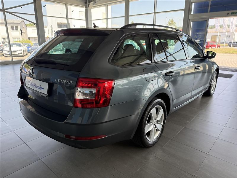 Škoda Octavia 1,6   1.MAJ,SERVISKA,DPH,ČR - fotka 6 z 26