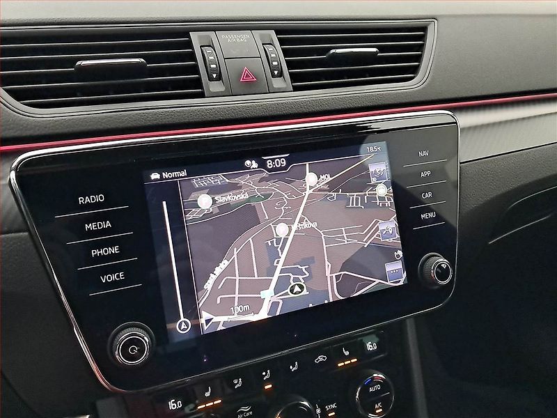 Škoda Superb (2023) Sportline 2.0 TDI - fotka 20 z 20