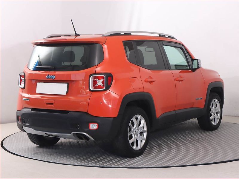 Jeep Renegade (2015) 2.0 MultiJet, 4X4, Automat - fotka 5 z 21