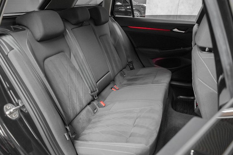 Volkswagen Golf 1.5 TSI STYLE*2xPNEU*DPH*ČR 1M - fotka 14 z 35
