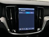 Volvo V60 B4 PLUS DARK AUT 1.maj. - náhled 32