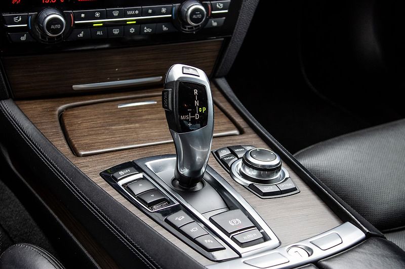 BMW Řada 7 - fotka 18 z 24