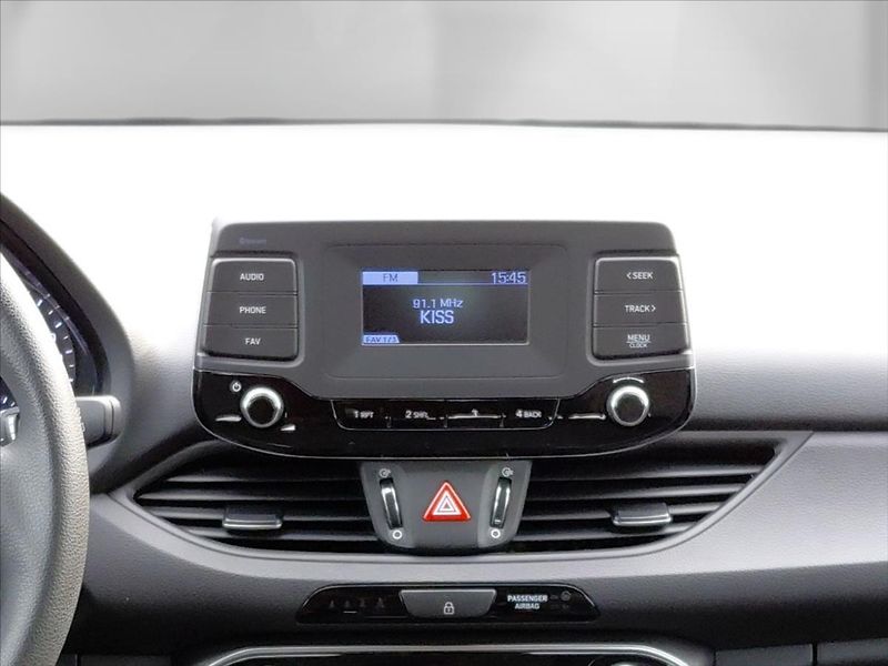 Hyundai i30 1,5   1.5 Start Plus - fotka 16 z 22