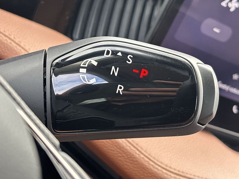 Škoda Superb (2025) Combi 1.5 TSI iV DSG L&K - fotka 15 z 33