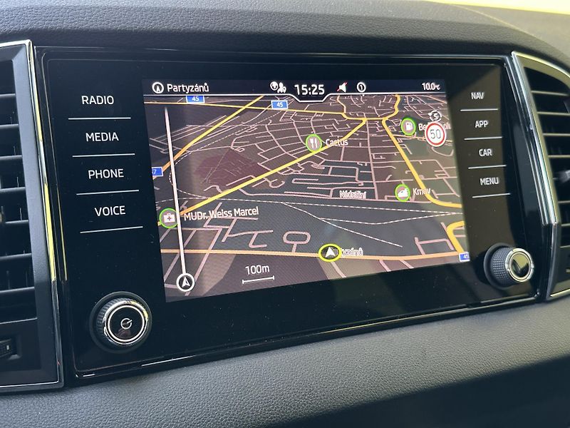 Škoda Karoq (2022) CLEVER 2.0TDI/110kW *DSG* 4x4  - fotka 13 z 42