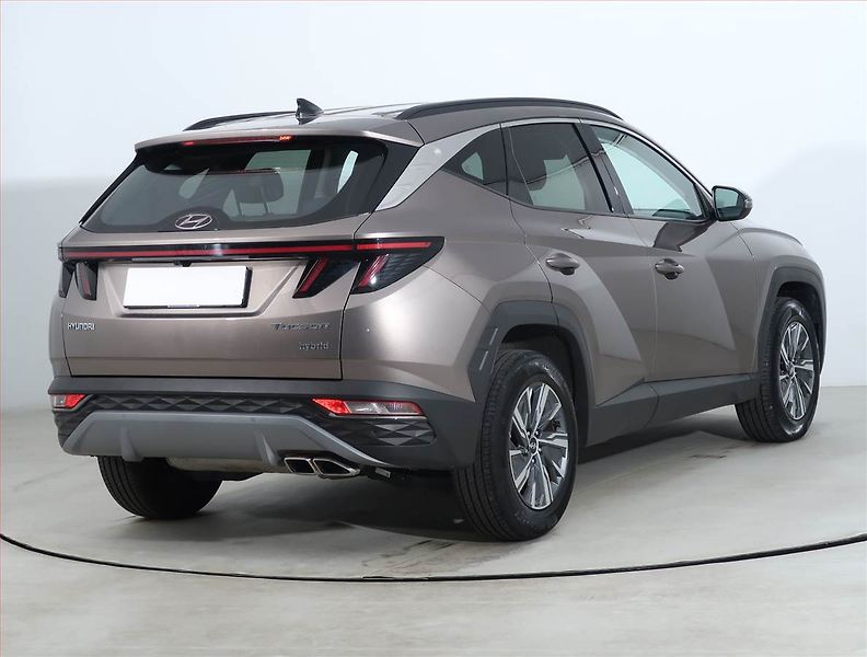 Hyundai Tucson (2022) 1.6 T-GDI HEV - fotka 5 z 22