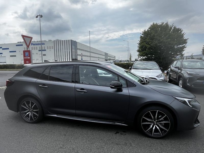 Toyota Corolla 2.0HEV, GR Sport - fotka 3 z 31