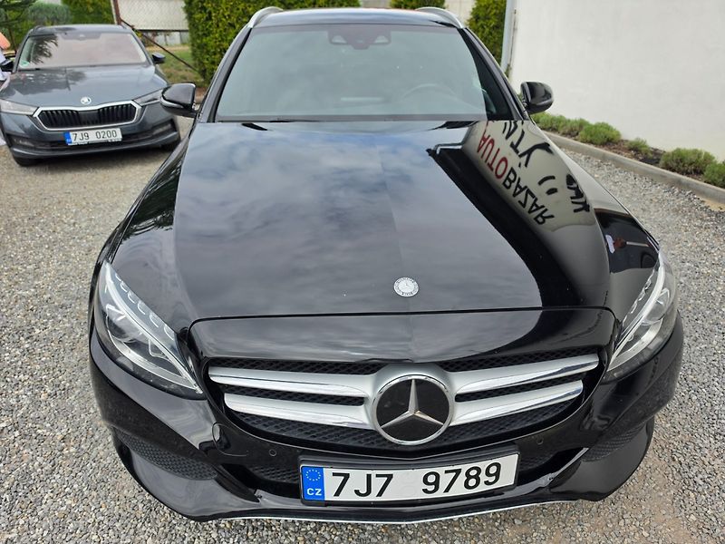 Mercedes-Benz Třídy C (2017) 2.2 D Automat, 4Matic - fotka 8 z 17