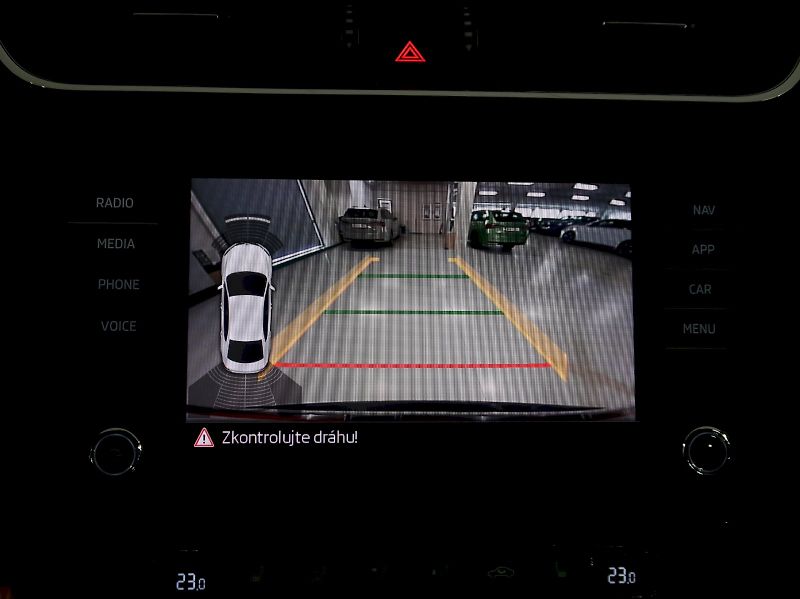 Škoda Octavia (2019) LAURIN&KLEMENT 2.0TDI 110KW DS - fotka 32 z 48