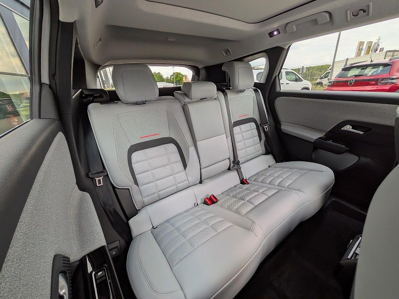 Citroën C5 Aircross (2026) Max Plug-in Hybrid 225 - fotka 10 z 12