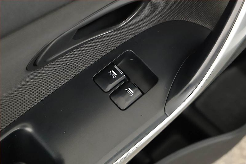 Kia Ceed (2012) 1.4 CRDi, nová STK - fotka 10 z 13
