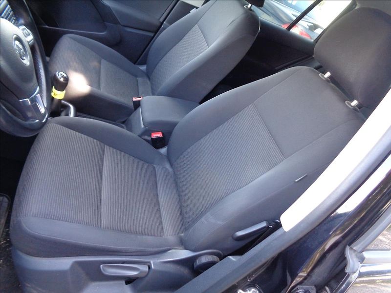 Volkswagen Tiguan 2,0 - fotka 11 z 17