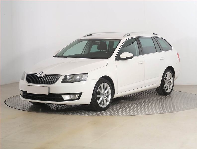 Škoda Octavia (2015) Elegance 1.6 TDI, Tempomat - fotka 2 z 16