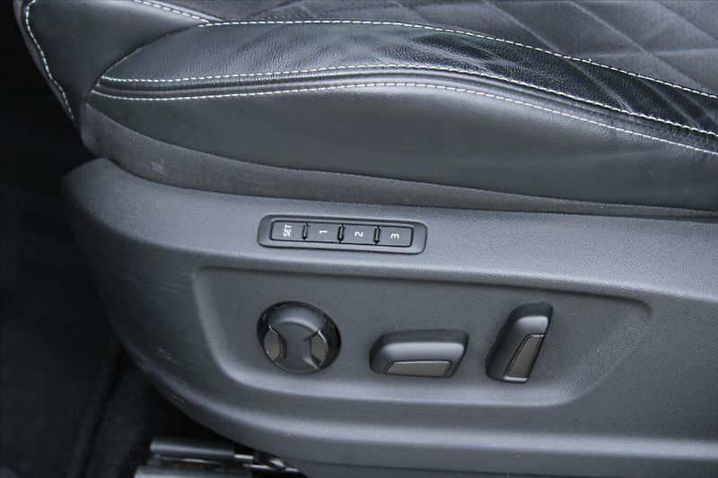 Škoda Kodiaq 2.0 TDI 140kW SPORTLINE 4x4 ČR - fotka 25 z 29