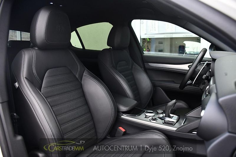 Alfa Romeo Stelvio 2,2D 154kW VELOCE AT8-Q4  - fotka 16 z 53
