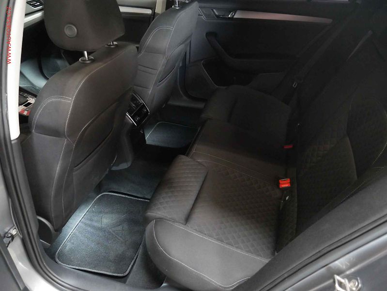 Škoda Superb (2017) 2.0 TDi, ČR, Style, DSG - fotka 10 z 19