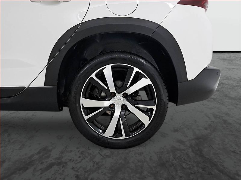 Peugeot 2008 (2016) 1.2 PureTech, Tempomat - fotka 15 z 18