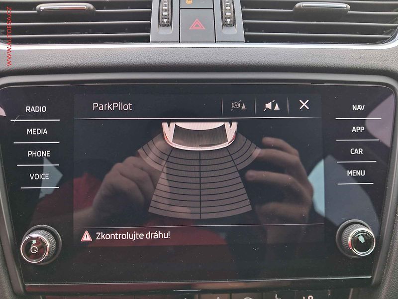 Škoda Octavia (2018) 1.6 TDi, Style, DSG, LED, TZ - fotka 17 z 19
