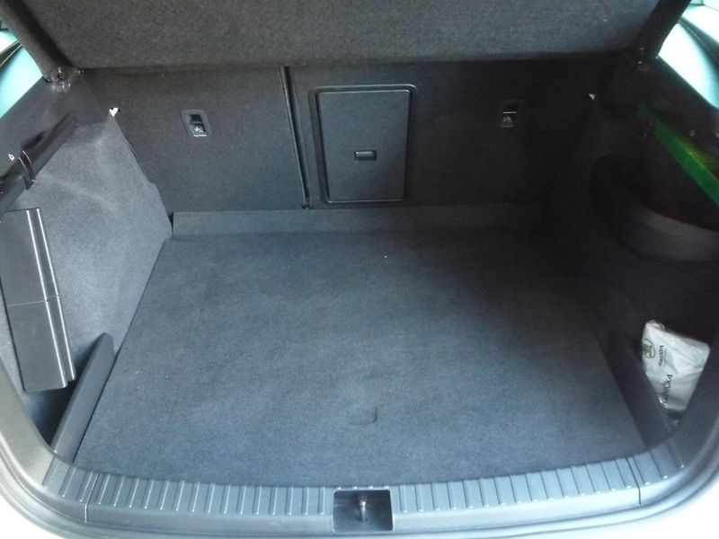 Škoda Karoq (2023) 2,0TDi 85kW STYLE Plus - fotka 24 z 26