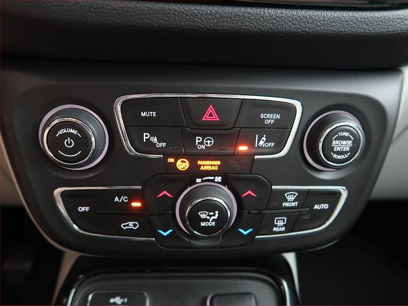 Jeep Compass (2019) 1.4 MultiAir, Serv.kniha, Kůže - fotka 16 z 18