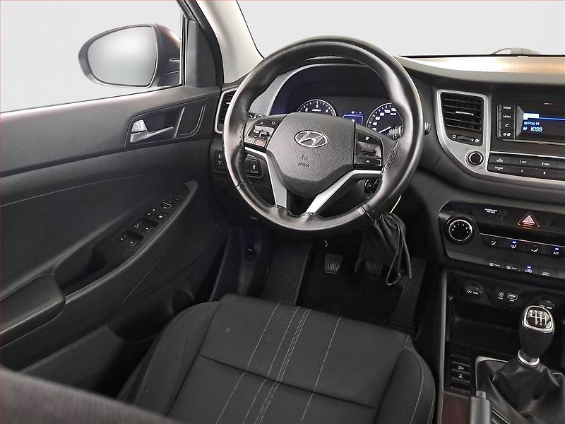Hyundai Tucson (2017) 2.0 CRDi, 4X4, Park. senzory - fotka 7 z 18