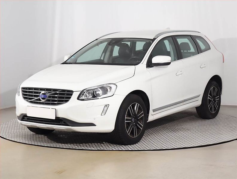 Volvo XC60 (2017) D4, Automat, Kůže, Navi - fotka 2 z 19