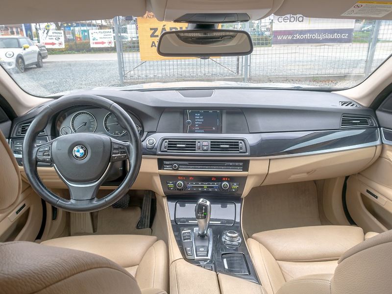 BMW Řada 5 (2012) 3.0D – NOVÉ V ČR - fotka 14 z 55