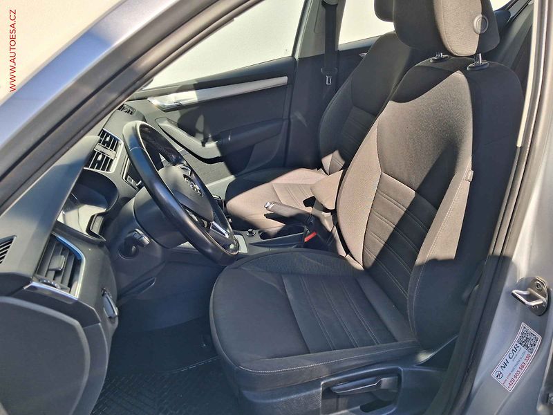 Škoda Octavia (2018) 1.4 TSI, 2.maj,ČR, STK9/28 - fotka 9 z 15