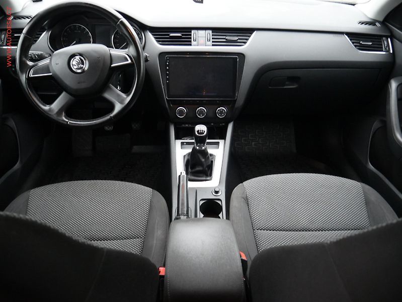 Škoda Octavia (2015) 2.0 TDi, ČR, Ambition - fotka 8 z 20