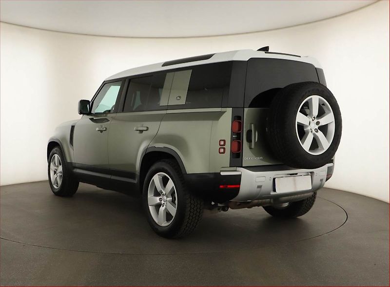 Land Rover Defender (2021) D250 AWD - fotka 4 z 17