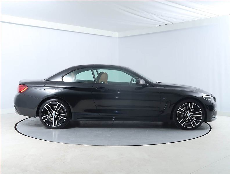 BMW Řada 4 (2020) 440i xDrive - fotka 22 z 22