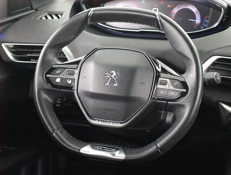 Peugeot 3008 (2016) GT Line 1.2 PureTech - fotka 16 z 22