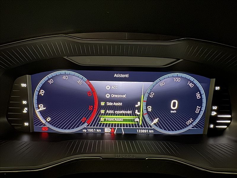 Škoda Superb 2,0 TDi  Sportline LED Virtual - fotka 27 z 48
