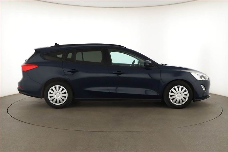 Ford Focus (2018) 1.5 EcoBlue, Serv.kniha - fotka 6 z 15