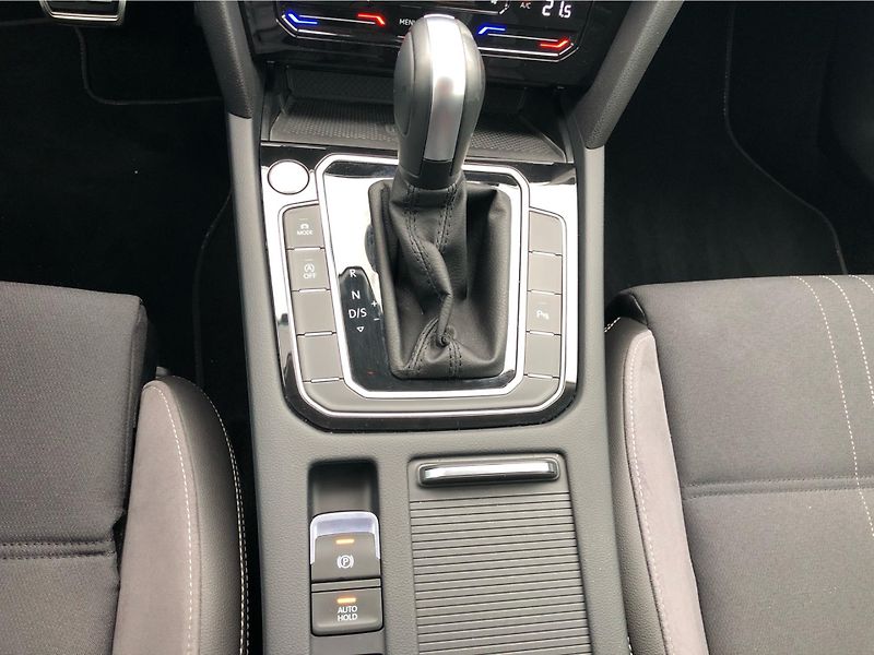 Volkswagen Passat Variant 2.0 TDi DSG 7st. 4Moti - fotka 21 z 29
