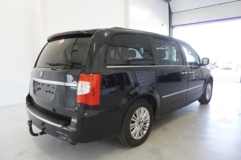 Lancia Voyager VOYAGER 3,6 V6 AUT. - fotka 5 z 33