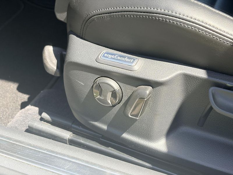 Volkswagen Passat 2.0TDI 110KW HIGHLINE DSG LED - fotka 11 z 46