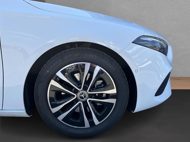Mercedes-Benz Třídy A A-Třída 180 Progressive Editio - fotka 9 z 18