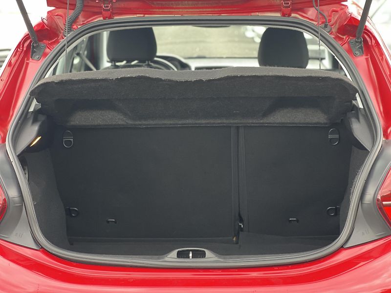 Peugeot 208 1.2i LPG KLIMA NAVI KAMERA ALU - fotka 26 z 41