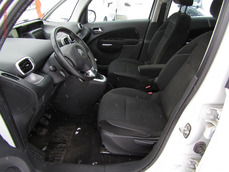 Citroën C3 Picasso (2015) 1.2i, Exclusive, navi, panor - fotka 9 z 17